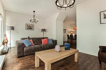 Stayci Noordeinde deluxe two bedroom apartment – 4 single beds